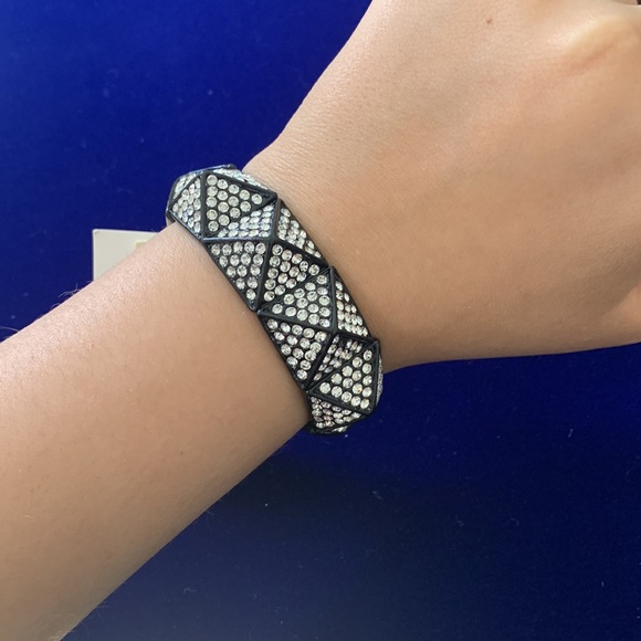 Amrita Singh black pyramid crystal embellished stretch bracelet - Picture 1 of 5